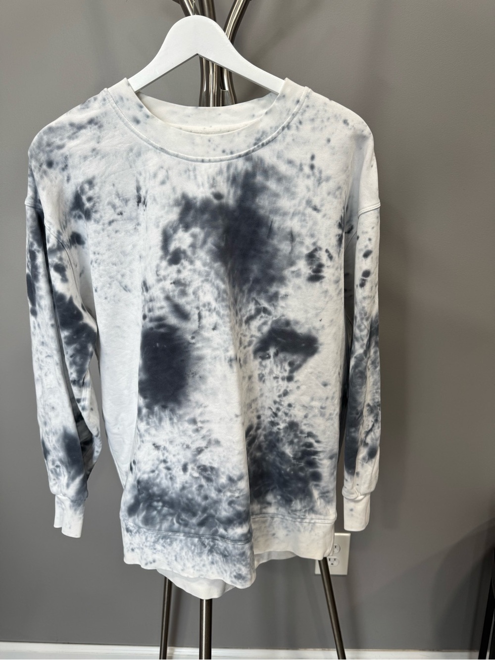 Lululemon Tie-Dye Crewneck - White & Navy